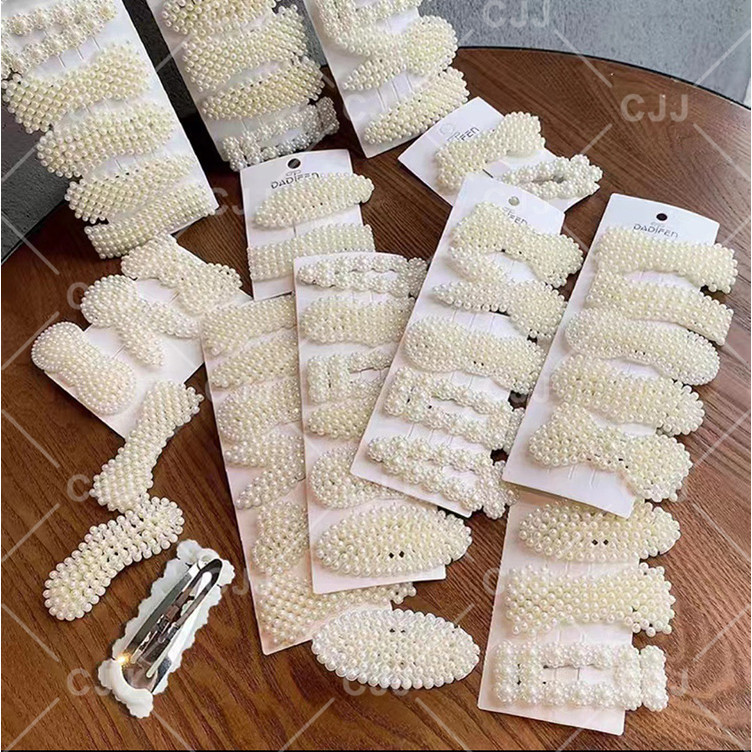 สไตล์ใหม่ แฟชั่นกิ๊บหนีบผม คุณภาพดี คลิปผมมุกเทียม ละเอียดอ่อนและมีขนาดเล็ก หลากหลายรูปแบบให้เลือก ไม่ทำให้เส้นผมเสียหาย
