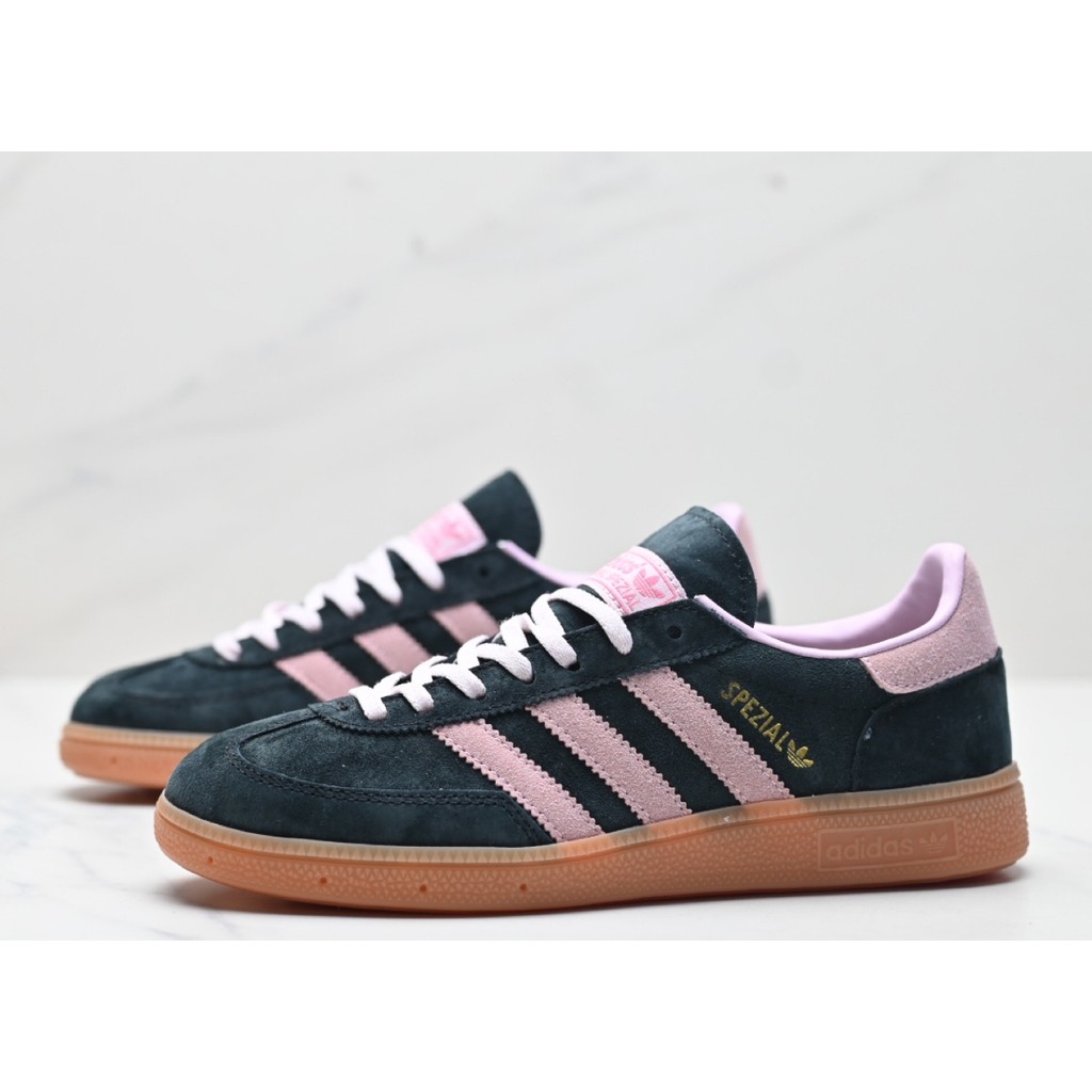 Adidas Handball Spezial รองเท้าลำลองผู้หญิง สีดำ ชมพู IE5897