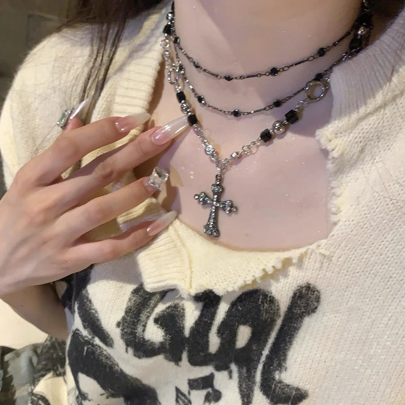 Rhinestone สีดํา Cross สร้อยคอผู้หญิงผู้ชายแนวโน้มการออกแบบ Multilayer Clavicle Chain เครื่องประดับ
