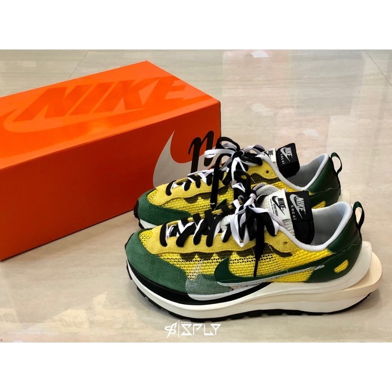 Sacai x Nike Vaporwaffle Nike รองเท้าผ้าใบ ลําลอง คุณภาพสูง เหมาะกับการวิ่ง เล่นกีฬา CV1363 700