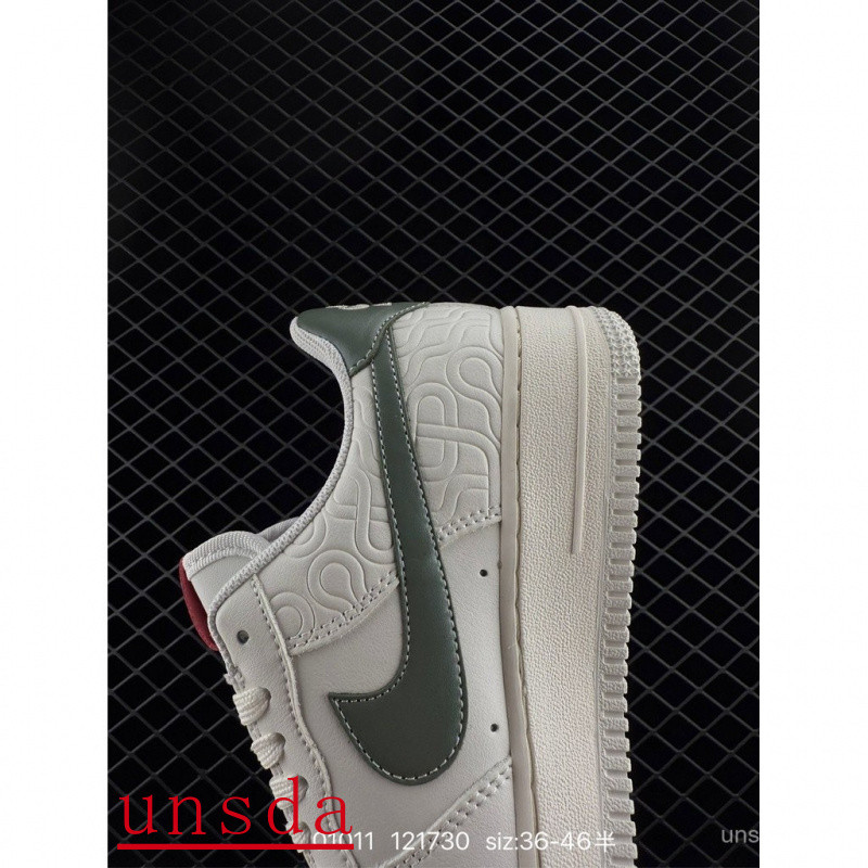 สีขาวสีเขียวลำลองรองเท้ากีฬา Nike eeof