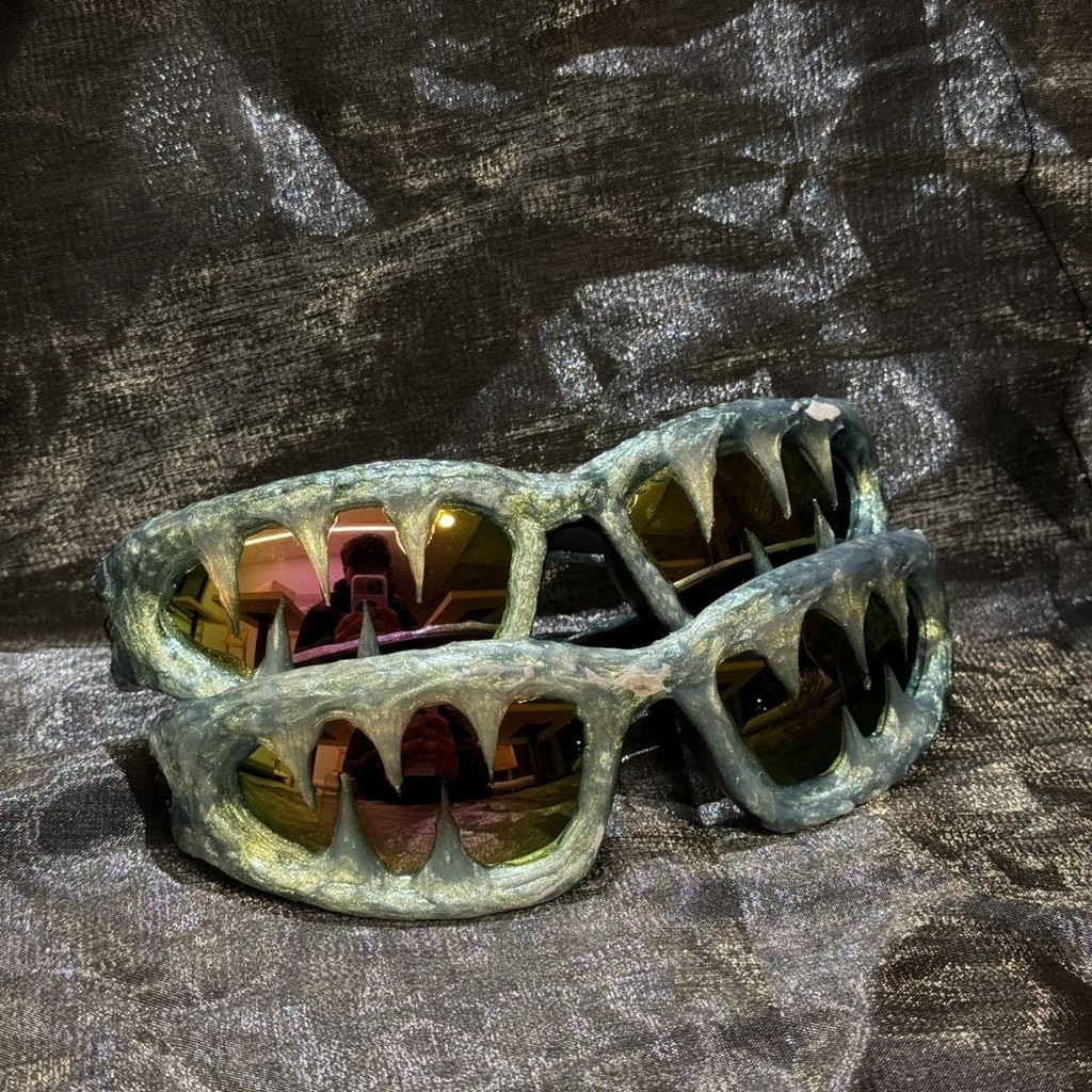 ✨ Pi0neeR Chameleon แว่นกันแดด avant-garde มืด สไตล์ niche 【199 คู่เท่านั้น】