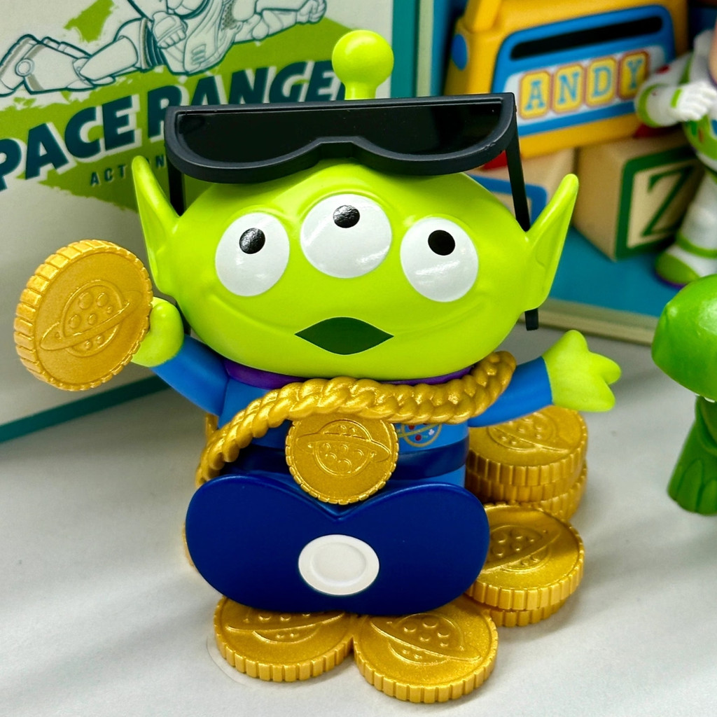[ของแท้] Popmart Disney Pixar Three-Eyed Alien Immersive Experience Series กล่องตาบอดตุ๊กตาตัวเลขการกระทําเครื่องประดับของเล่นอินเทรนด์คริสต์มาสของขวัญประณีต