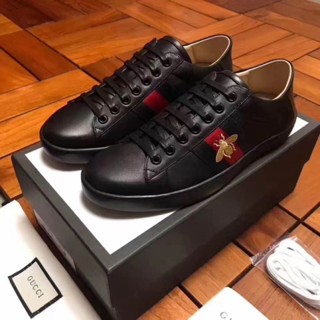 รองเท้าผ้าใบแฟชั่น Gucci bee ace เข้ากันได้กับทุกชุด