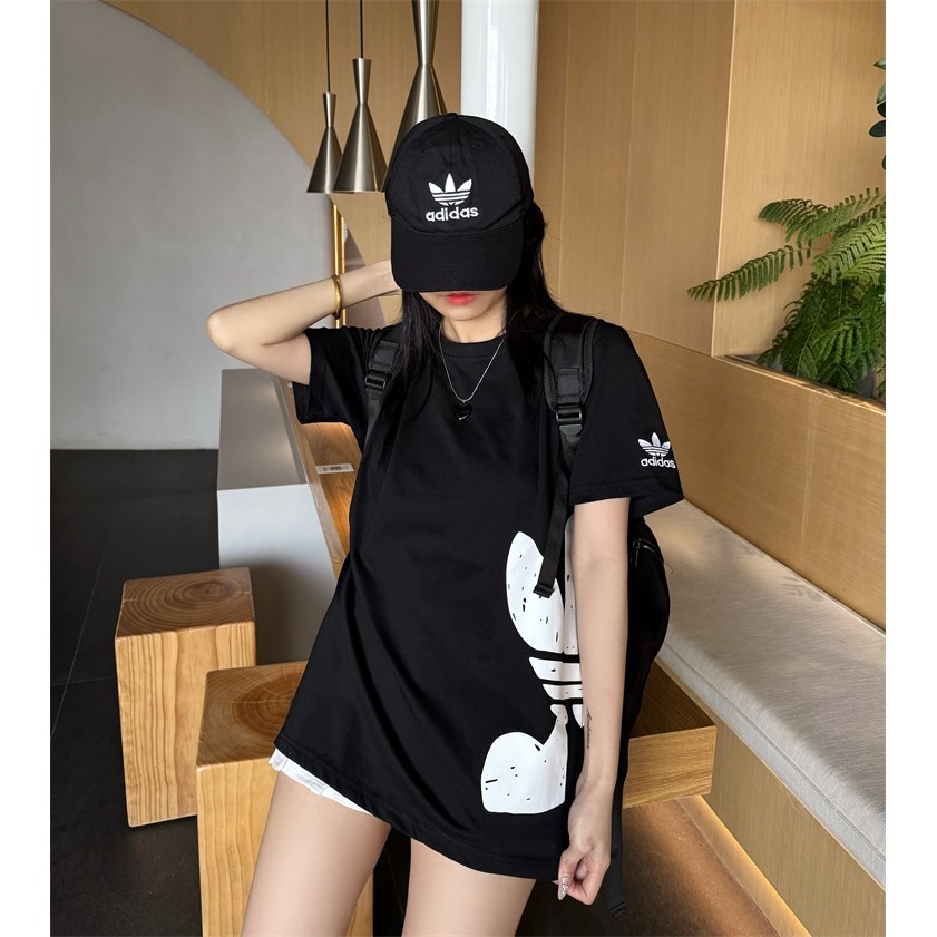 ADIDAS อาดิดาส ต้นฉบับ ผู้ชายและผู้หญิงด้านข้างพิมพ์โลโก้ขนาดใหญ่หลวมคอกลมแขนสั้น