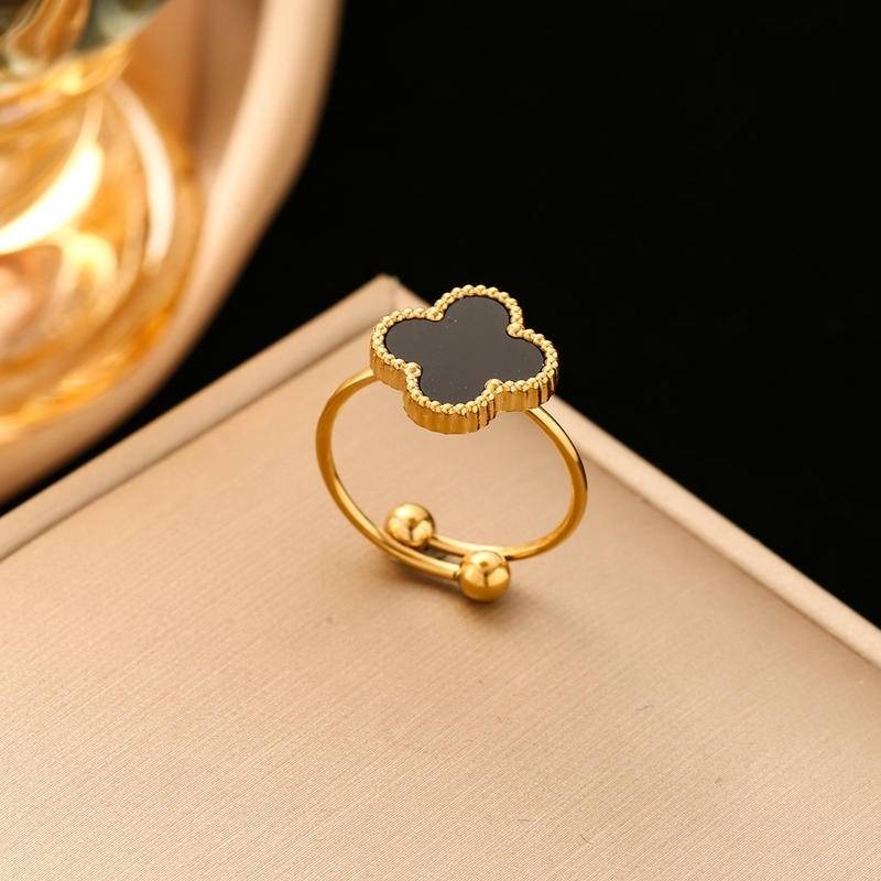 สแตนเลส 18k Four-Leaf Clover เปิดแหวนหญิงแฟชั่น Light Luxury Design แหวน