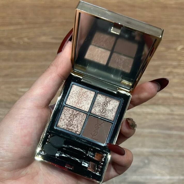 Ysl Black Leather 4 สีอายแชโดว ์ แผ ่ น 2g ตัวอย ่ าง