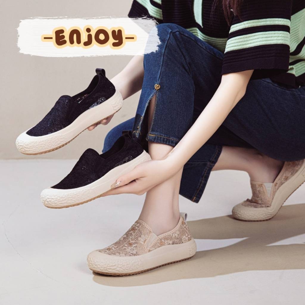 EnJoy พร้อมส่ง (TO-202) รองเท้าคัชชู ถักฉลุลายลูกไม้ ลายดอกไม้ มีสองสี ส้นหนาใส่สบาย