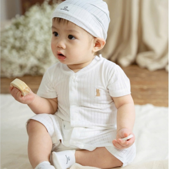 Bubaby (1M-12M) ชุดบอดี้สูทแขนสั้นพร้อมสายสะพายไหล่และปิดกลางสําหรับทารก Molist - BMD230100 บีเอ็มดี