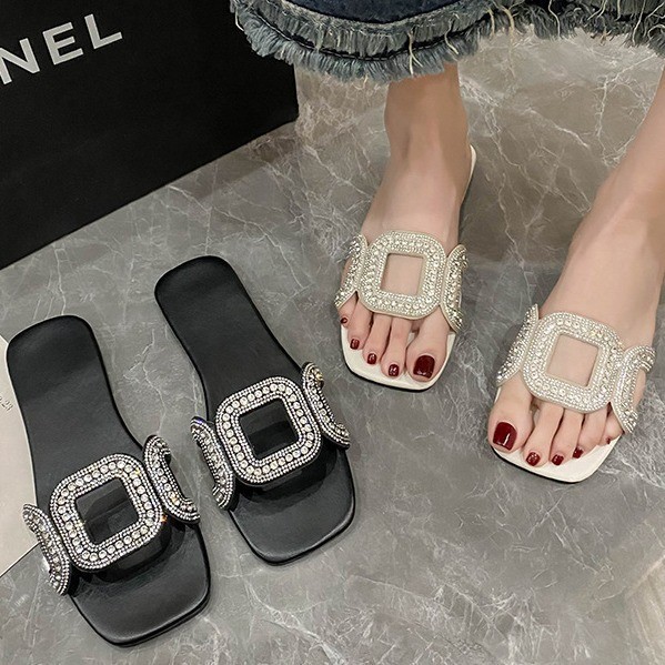 Ready Stock รองเท ้ าแตะผู ้ หญิงแฟชั ่ นรองเท ้ าส ้ นแบนสวมใส ่ ด ้ านนอกรองเท ้ าแตะลําลองขนาดบวก 43