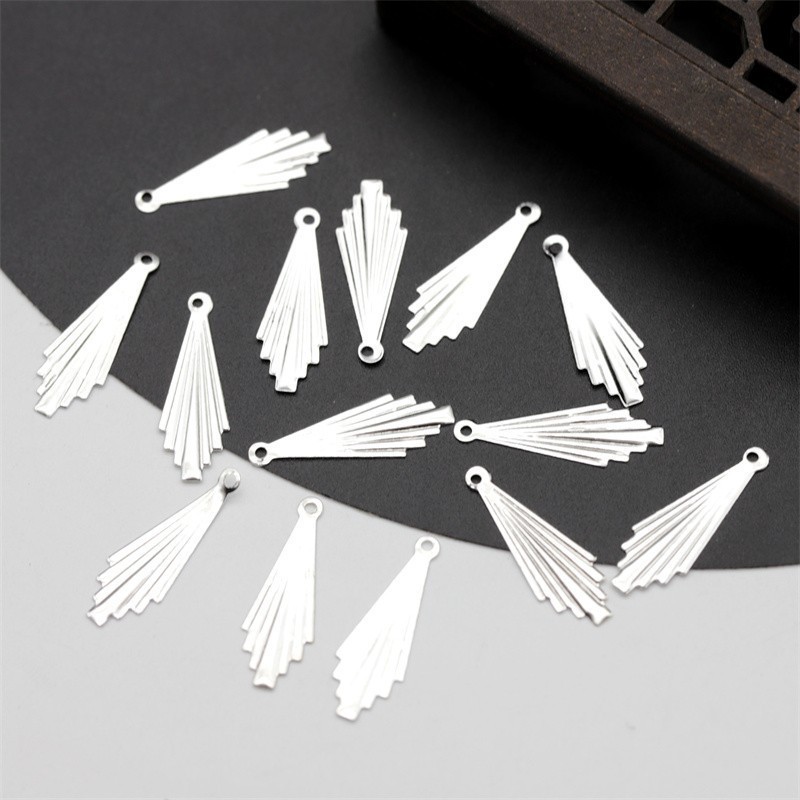 50ชิ้นเครื่องประดับพู่จี้ดอกไม้ชิ้นทําเองเครื่องประดับโบราณอุปกรณ์เสริมขายส่ง8 * 23มิลลิเมตร - รูปที่ 2