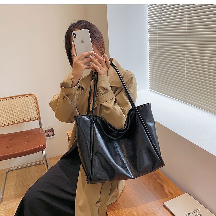 OZUKO โอซูโกะ กระเป๋าโท้ทความจุขนาดใหญ่ของผู้หญิง2024ใหม่ที่มีคุณภาพสูงอเนกประสงค์พร็อพกระเป๋าถือไหล่เดียวใต้วงแขนกระเป๋า