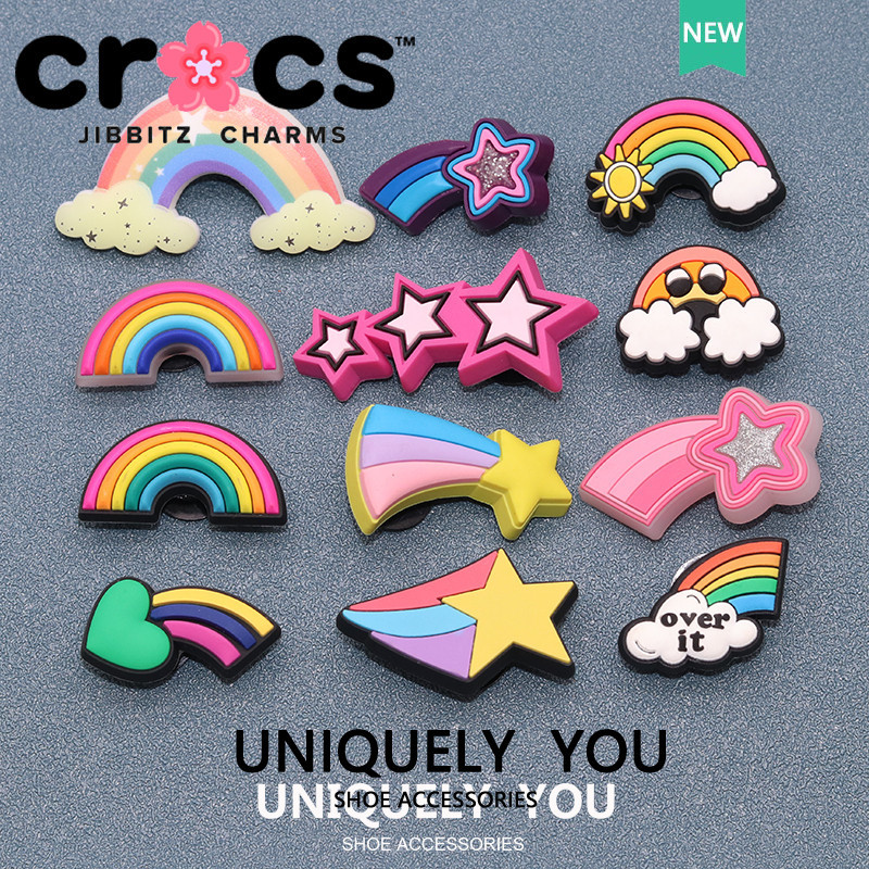 Jibbitz crocs crocs charms รองเท้าหัวเข็มขัดรูอุปกรณ์เสริมน่ารักสายรุ้งดาวตกแฟชั่นตกแต่งหัวเข็มขัดอุปกรณ์เสริมรองเท้า