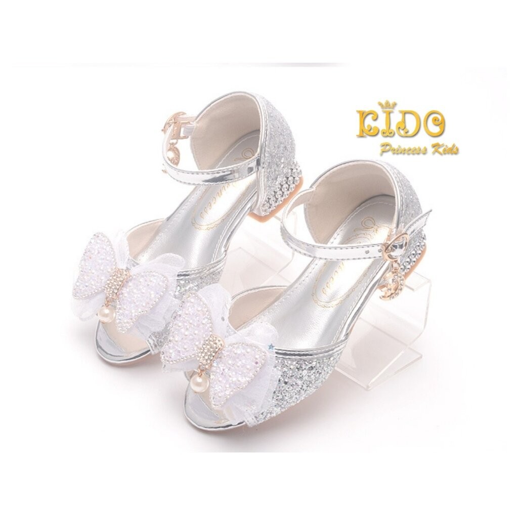 sรองเท้าเด็ก(หน้าร้านอยู่รัชดา ลองได้)H182สีเงิน เปิดข้าง ประดับโบว์น่ารักๆ สวยส