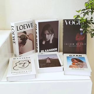 📚หนังสือปลอม ชุด 5 ชิ้น พร็อพถ่ายรูป หนังสือตั้งโชว์ พร็อพหนังสือ ม็อคอัพ ลวดลายสวยงามคมชัดเหมือนจริง พร้อมส่ง
