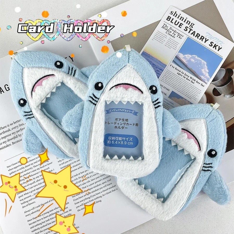 การ์ตูน Shark Plush 3 นิ้ว/2R Photocard ผู้ถือ Kpop Idol Photocard จอแสดงผล ID บัตรเครดิตการ์ด Protector เครื่องเขียน