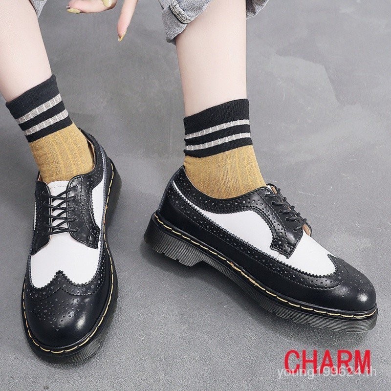 คุณภาพสูง 100%  dr.martens ไซส์ 35-46 รองเท้าบู๊ทส์มาร์ตินหนังวัวหัวกลม 5 รูสไตล์คลาสสิกสําหรับผู้ชายและผู้หญิง คิวเน็ต 8คุณ7
