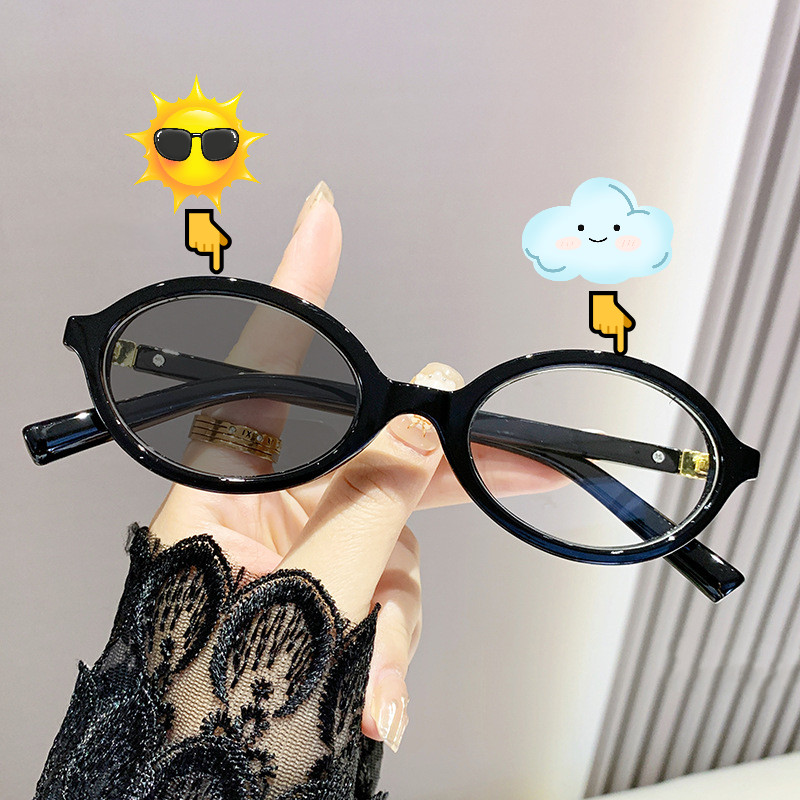 ใหม่แฟชั่นรูปไข่ป้องกันแสงสีฟ้าแว่นตาอินเทอร์เน็ตสีแดงขั้นสูงแว่นตาโฟโตโครมิก