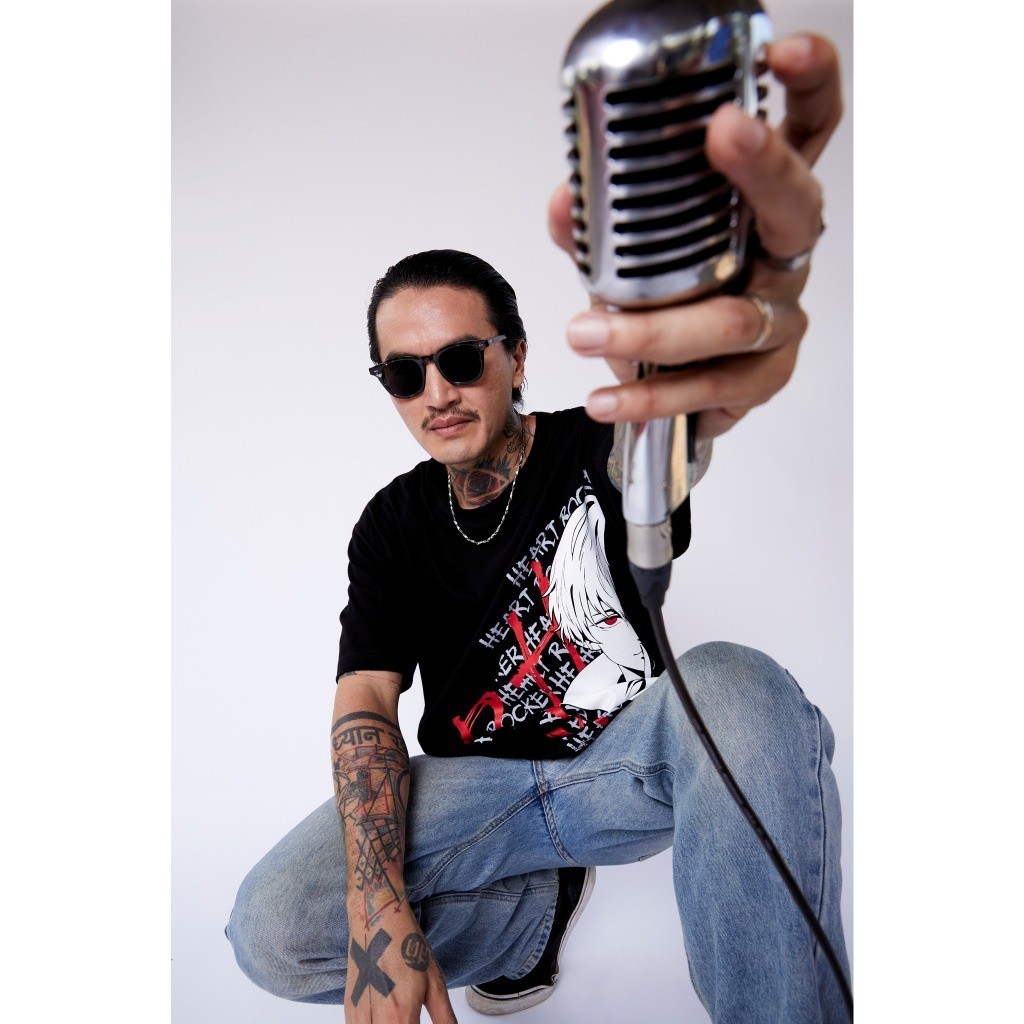 T-ShirtHEARTROCKER TEE 001 เสื้อยืดผ้า Cotton 100% สีดำ สกรีนลายพี่เอกจุ๊ปากแอบมอง S-5XL