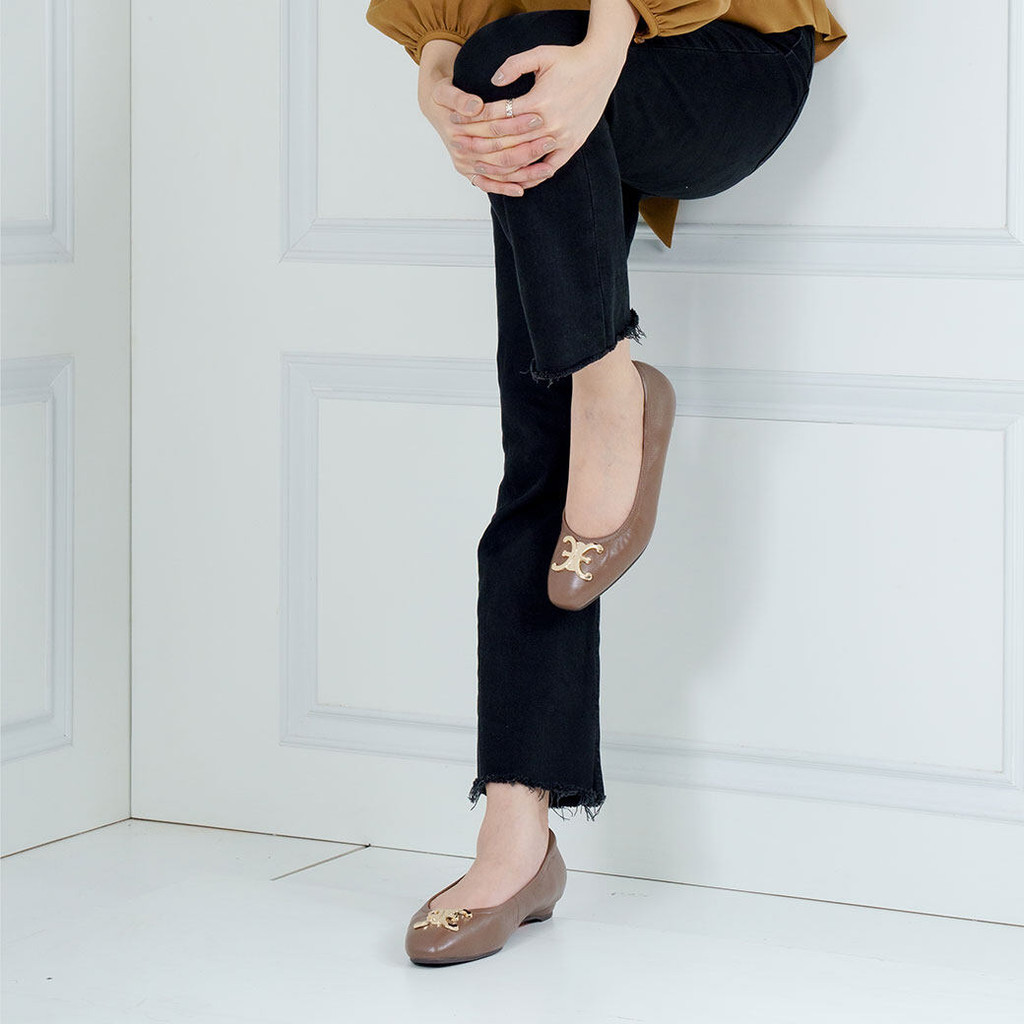 ELLE SHOES รองเท้าหนังแกะ ทรงบัลเล่ต์ LAMB SKIN COMFY COLLECTION รุ่น Ballerina สีน้ำตาล ELB001