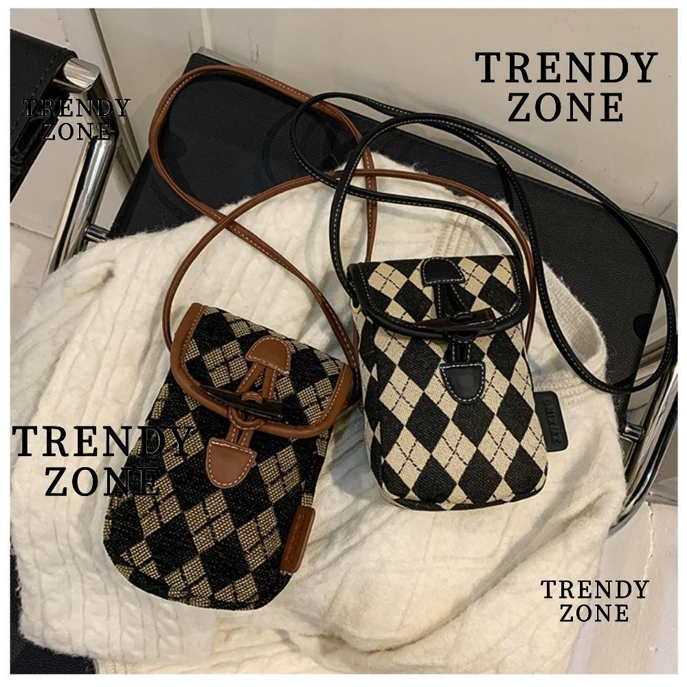Trendyzone กระเป๋าสะพายไหล่ กระเป๋าถือ หนัง PU ทรงสี่เหลี่ยม ขนาดเล็ก จุของได้เยอะ อเนกประสงค์ ลายสก๊อต ใส่โทรศัพท์มือถือได้ สําหรับสตรี
