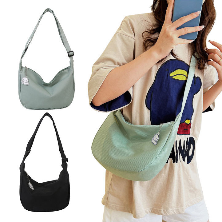 miumiubag(MI1833) กระเป๋าสะพายข้างผ้าไนล่อนสีพื้นลายเส้น สไตล์เกาหลี(ไม่มีที่ห้อยแถม)