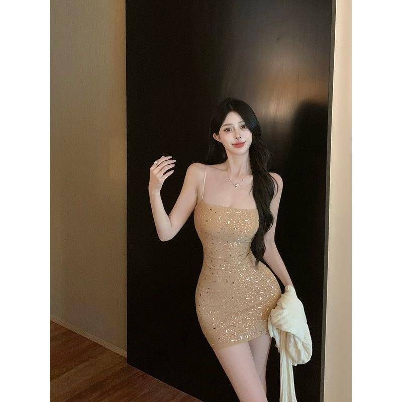 Xyzkuli อุตสาหกรรมหนักเพชร Suspender ชุดหญิงฤดูร ้ อน Niche Design เซ ็ กซี ่ กระโปรงสั ้ น Skinny แคบเอวบรรจุสะโพกสกี