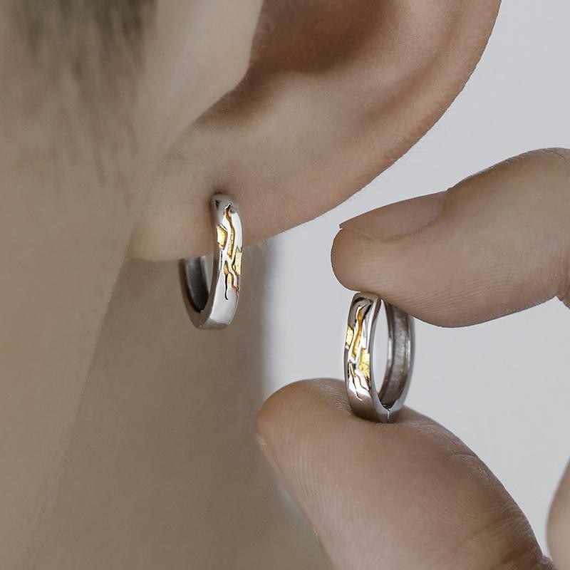 ต่างหูทอง Gilt Mens High-End Sense Ruffian ต่างหูเงินแท้หล่อ Niche Design Sense ต่างหูอินเทรนด์