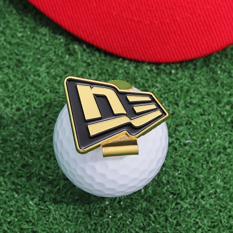 New Era หมวกกอล์ฟคลิป Marker Pins อินเทรนด์เบสบอลหมวกโลหะอุปกรณ์เสริมกระเป๋าเป้สะพายหลังหมวก Pin Badge Party เครื่องประดับของขวัญสําหรับเพื่อน