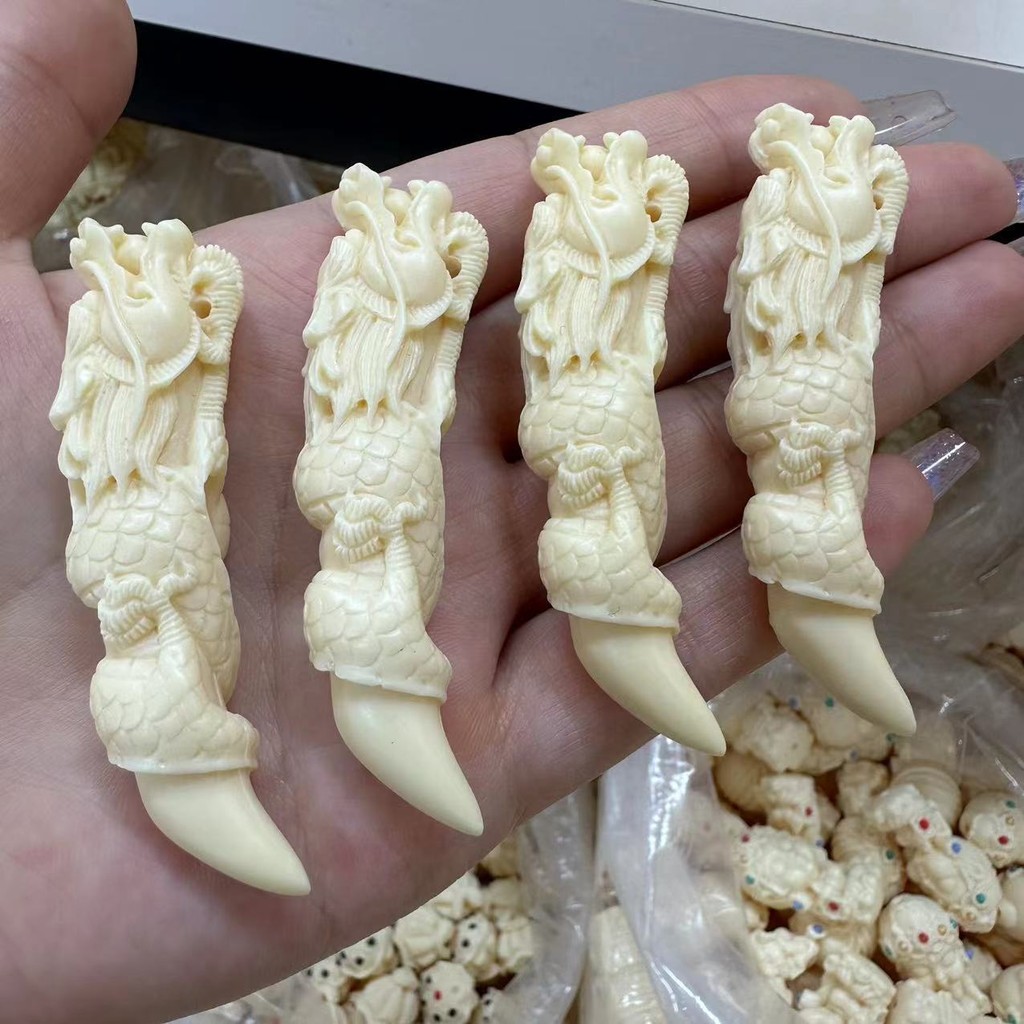 ลูกปัดแกะสลักงาช้าง จี้ฟันมังกร DIY สร้อยข้อมือถั่วบอดี้ อุปกรณ์เสริมน่ารักสุดๆ อุปกรณ์ถือสำหรับผู้ชายและผู้หญิง