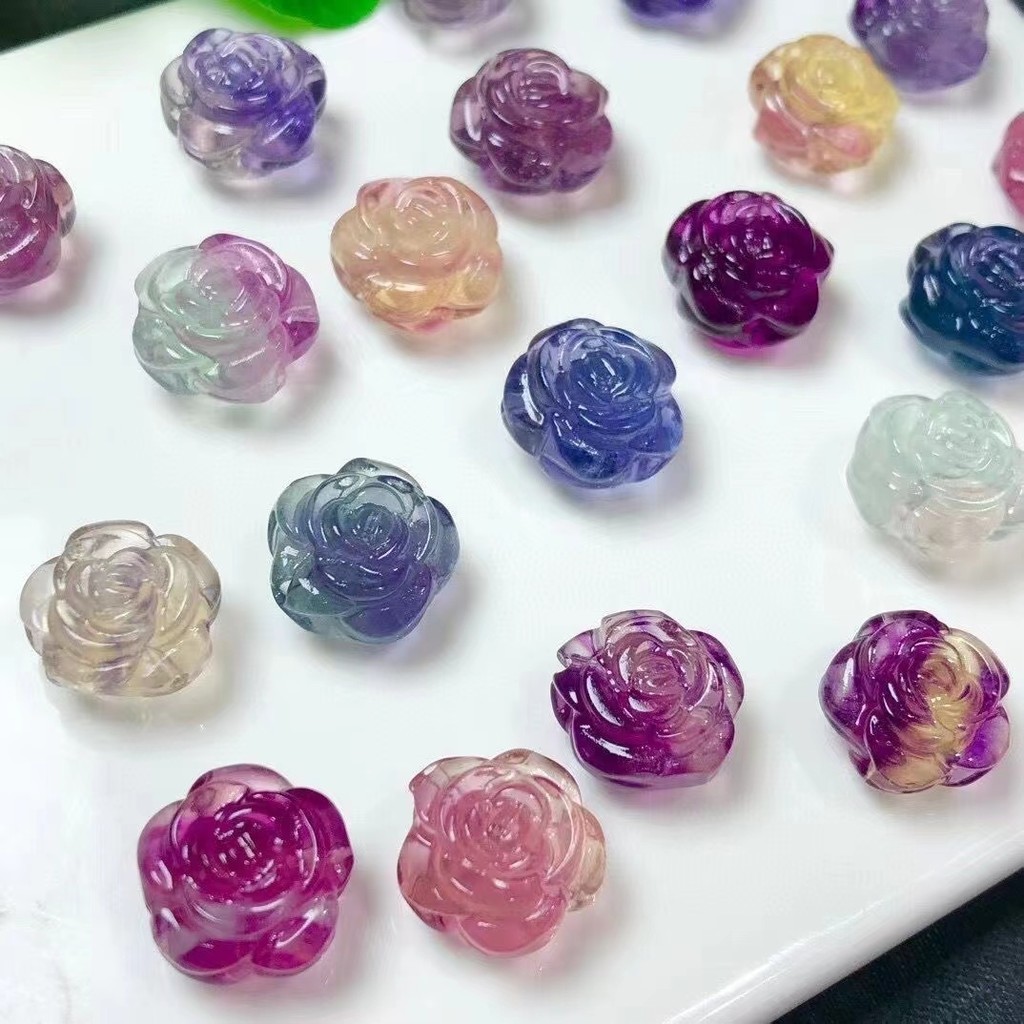Fluorite Natural fluorite แกะสลักรูปดอกกุหลาบ diy สร้อยข้อมืออุปกรณ์เสริมเครื่องประดับแฟชั่นสีสุ่ม