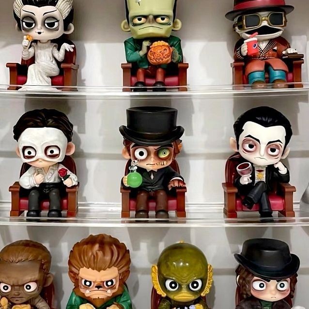 P POPMART POPMART Universal Monsters Series ตัวเลขกล่องปริศนาอินเทรนด์เล่นของขวัญเครื่องประดับของเล่น