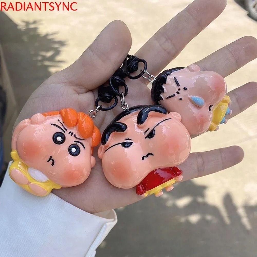 Radiantsync พวงกุญแจเครยอนชินจัง, เสน่ห์กระเป๋าเป้สะพายหลัง Boochan Himawari, อะคริลิคสร้างสรรค์สไตล์เกาหลีการ์ตูนอะนิเมะแหวนตกแต่ง