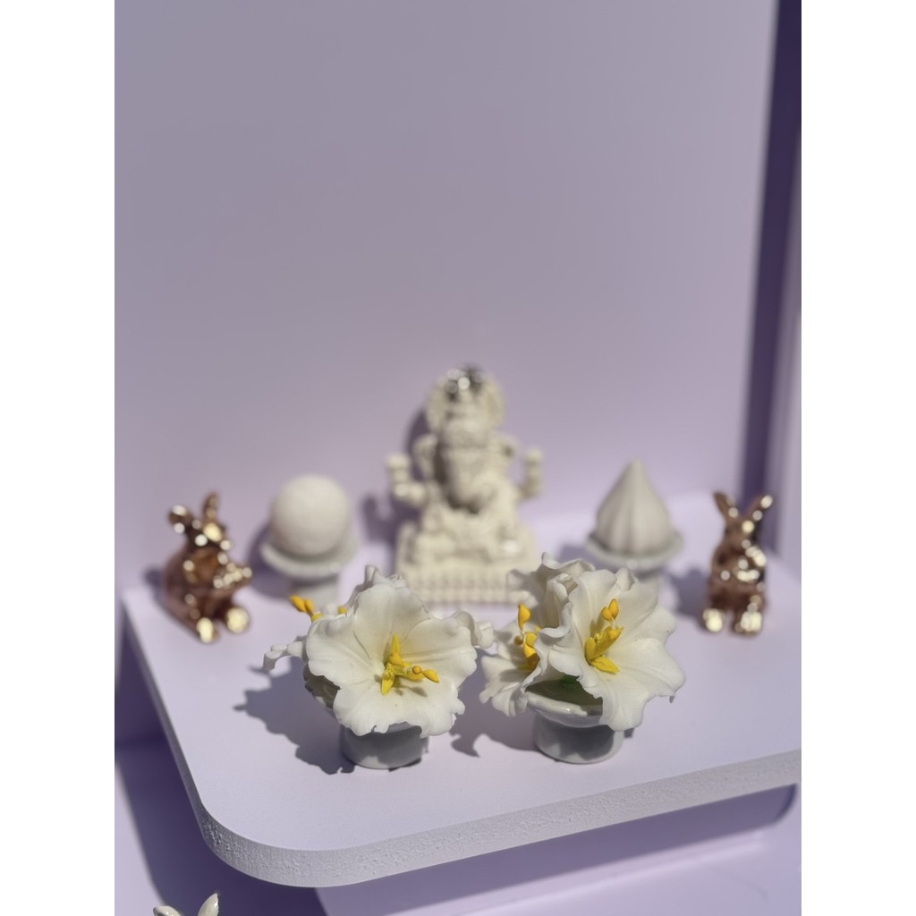 องค์พระพิคเนศ หิ้งมินิมอล ลาดู โมทกะ สีขาว ดอกชบา นกฮูก หนูมุสิกะ เทพฮินดู ของถวาย พานบูชา - รูปที่ 2