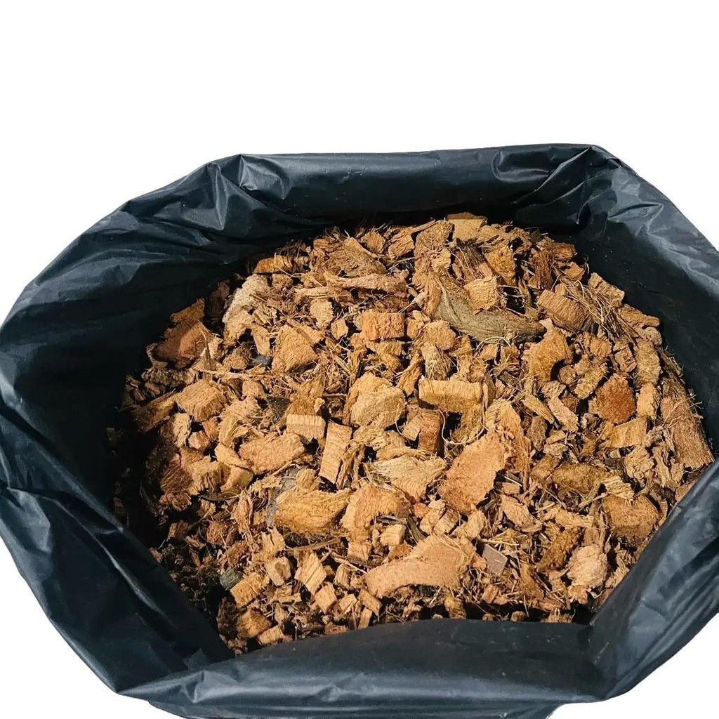 มะพร้าวสับ กาบมะพร้าวสับ น้ำหนัก 1.5กิโลกรัม ปริมาณ20ลิตรเปลือกมะพร้าวสับ วัสดุปรุงดิน เพิ่มช่องอากาศในดิน