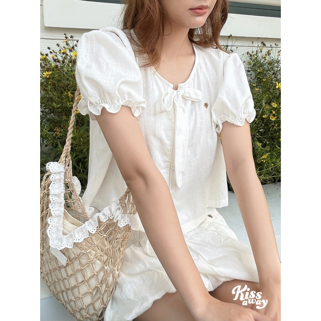 Blancie Tops   เสื้อตัวนี้จึ้งมากก! คอผูกโบว์เพิ่มความน่ารักผ้านุ่มเบาสบายไม่ร้อนใส่แล้วหวานละมุนสวยตะโกน! ราคา ถูกที่สุด ดีลบีเคเค แกลเลอรีภาพที่ 8
