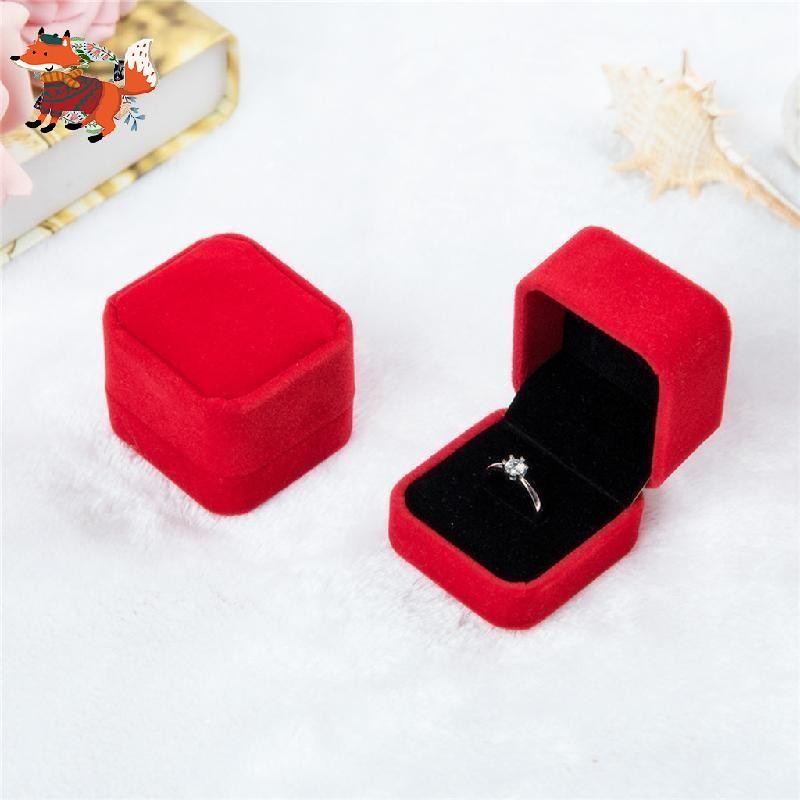 กํามะหยี่หรูหราหมั้นงานแต่งงานต่างหูแหวนจี้เครื่องประดับแสดงกล่อง เจพี50324