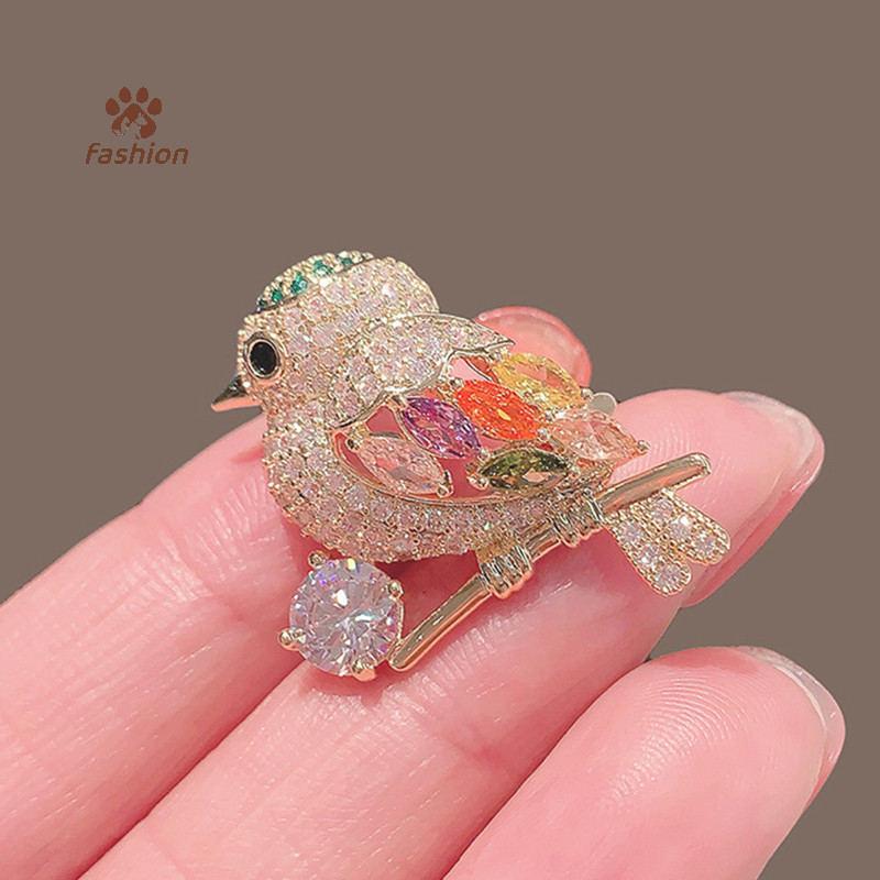 [แฟชั่น] ใหม่แฟชั่นเข็มกลัดนกสําหรับผู้หญิงสาวคริสตัล Rhinestone เข็มกลัด Pins Shiny สัตว์ป้ายเครื่องประดับสําหรับ Lady {TH}
