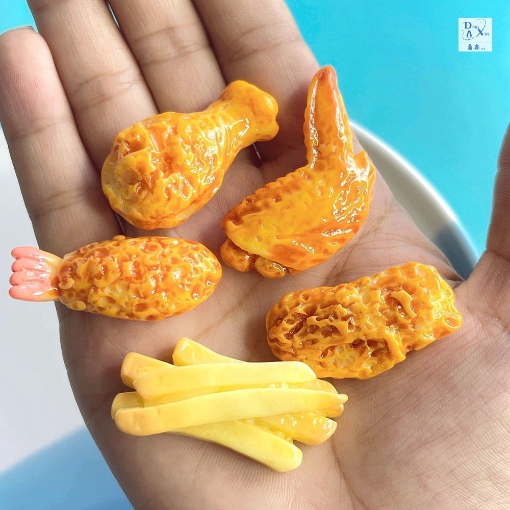 สําหรับ Jibbitz Crocs จําลองอาหารของเล่นปีกไก่ French Fries อุปกรณ์เรซินครีมกาว diy ตู้เย็นสติกเกอร์คว้าคลิป Headdress Key Chain SCC