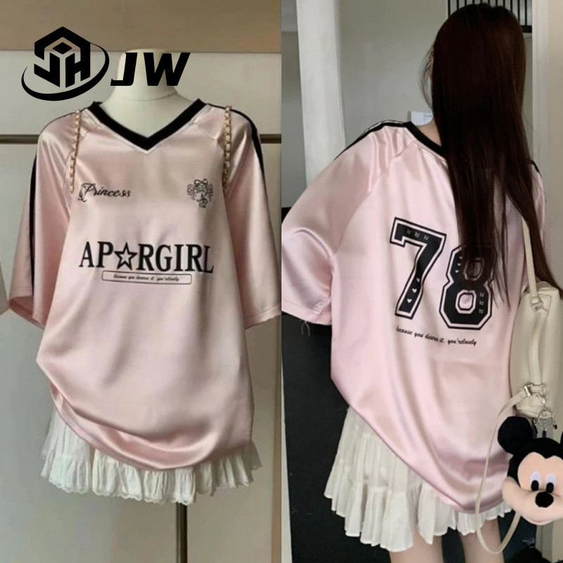 2025 เสื้อสเวตเตอร์แขนสั้นคอวีหวานแฟชั่นใหม่ เสื้อกีฬาน่ารัก สไตล์เกาหลี เสื้อยืดหลวมขนาดใหญ่สำหรับผู้หญิง หมายเลข 78 เสื้อสเวตเตอร์กีฬาแขนสั้นคอวีหวาน