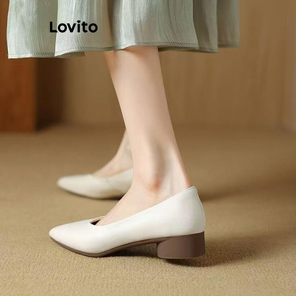 Lovito รองเท้าทํางานหัวแหลมหนังนุ่มธรรมดาหรูหราสไตล์นางฟ้าอ่อนโยนแต่เพียงผู้เดียวร่วมส้นสําหรับผู้หญิง  LFA62116