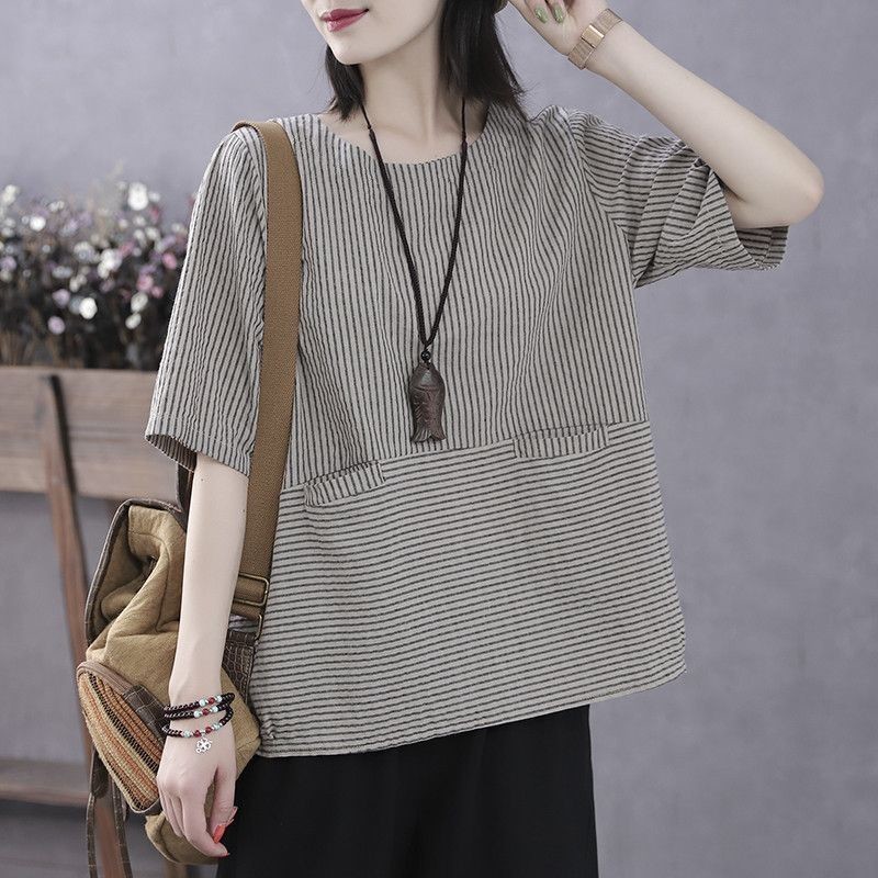 [Domi เสื้อผ้าผู้หญิง] Retro วรรณกรรมฤดูร้อนบางลายแนวตั้งเสื้อยืดผู้หญิงแขนสั้นหลวมสบายๆ Plus ขนาดเส