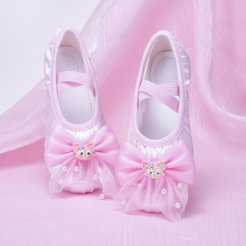 เด็กน่ารักรองเท้าเต้นรําซาติน Soft-Soled ฝึกรองเท้าสาวเต้นรํารองเท้าผีเสื้อสีชมพู Embellishment บัลเล่ต์