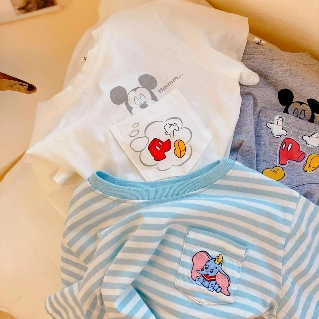 เสื้อยืดแขนสั้นเด็กชาย ฤดูร้อนใหม่สไตล์เกาหลีผ้าฝ้ายแท้ลายการ์ตูนมิกกี้เมาส์เสื้อคอกลมอเนกประสงค์และหล่อสะดวกสบายระบายอากาศและอ่อนนุ่ม