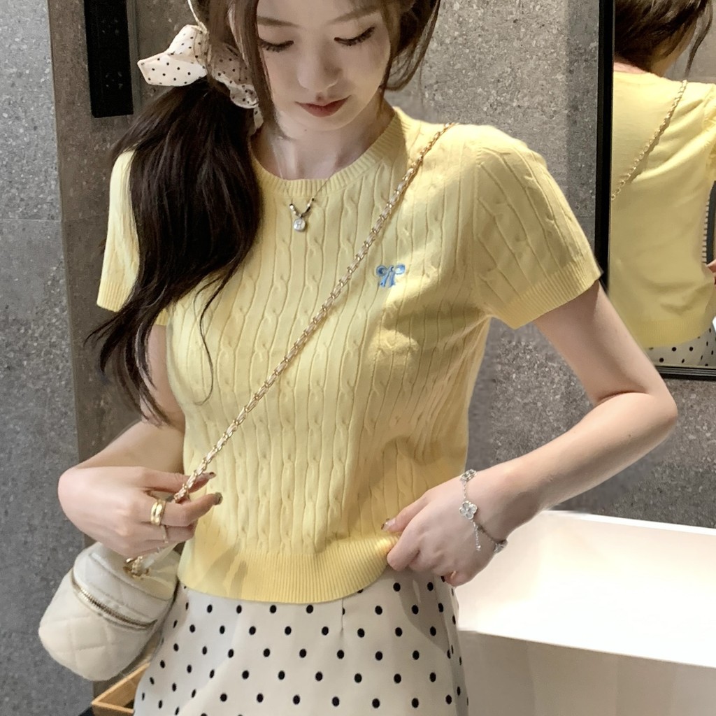 เสื้อสเวตเตอร์แขนสั้นปักลายบิดสไตล์ใหม่ผู้หญิงสไตล์เกาหลีสลิมม