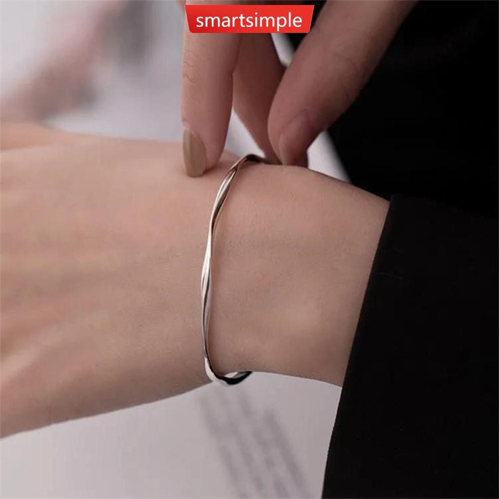 Smartsimple Mobius สร้อยข้อมือแฟชั่นเรียบง่าย Niche Twist สร้อยข้อมือสร้อยข้อมือแบบปรับได้เครื่องประดับสําหรับผู้หญิง X3Y4