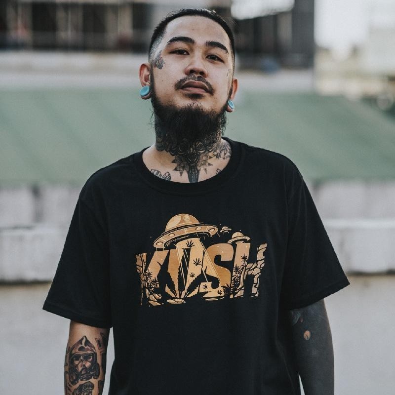 ใหม่ Kush Co . "Alien Og เสื ้ อยืดแขนสั ้ นสําหรับผู ้ ชาย ( สีดํา )