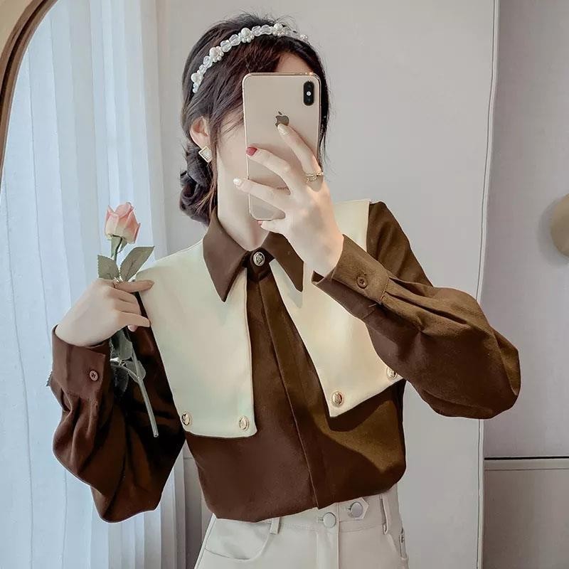 เสื้อผ้าลูกฟูกหนาผู้หญิงฤดูใบไม้ร่วงฤดูหนาว 2024 สไตล์ใหม่โปโลคอปกแขนยาวผ้าคลุมไหล่สีตัดกันปลอมสองชิ้นบนเสื้อผ้า