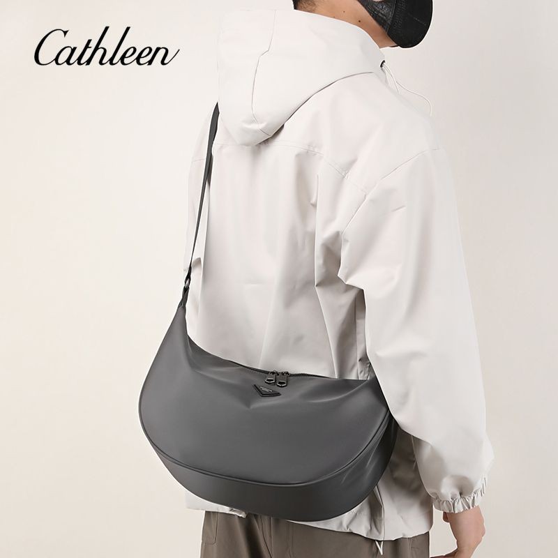 Kathleen Fashion Boy Baby Commuter Travel Messenger Bag ความจุขนาดใหญ่ Dumpling Bag Travel Business 