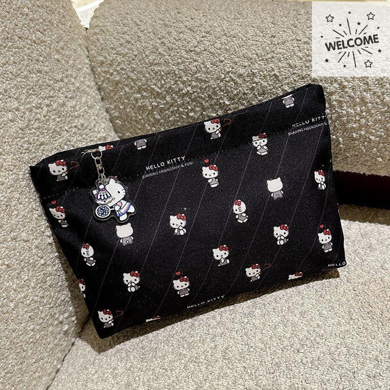 At น่ารัก Sanrio Hello Kitty กระเป๋าเครื่องสําอาง KT Cat พิมพ์กระเป๋าถือกระเป๋าเดินทางขนาดใหญ่ความจุแบบพกพากระเป๋าแป้งกระเป๋าเก็บสาวของขวัญ A